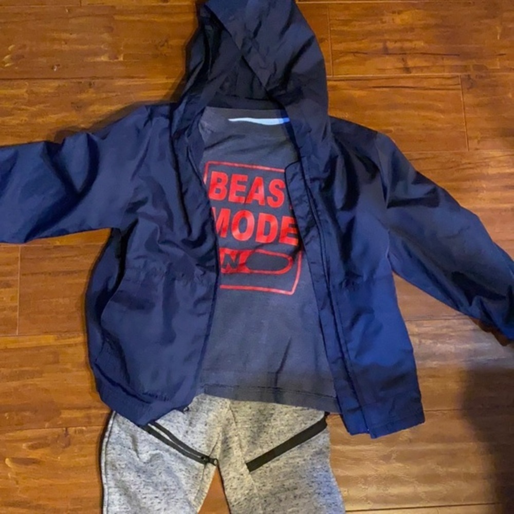 Boys light weight rainβ jacket windbreaker + T-shirt & sweatpants